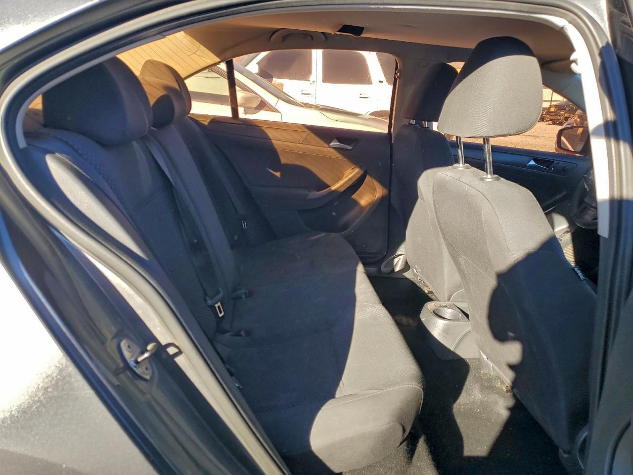 2011 VOLKSWAGEN JETTA