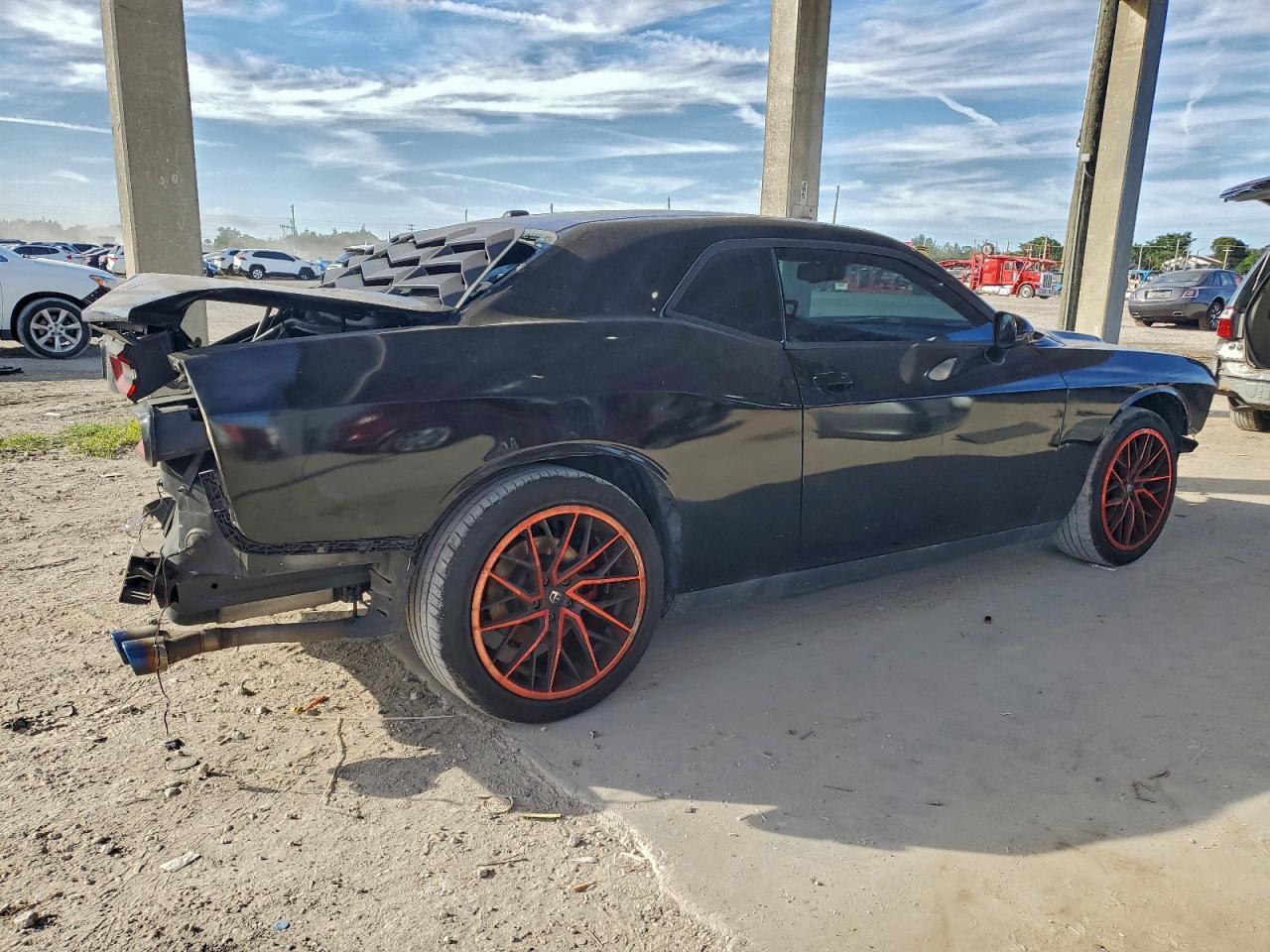 2015 DODGE Challenger