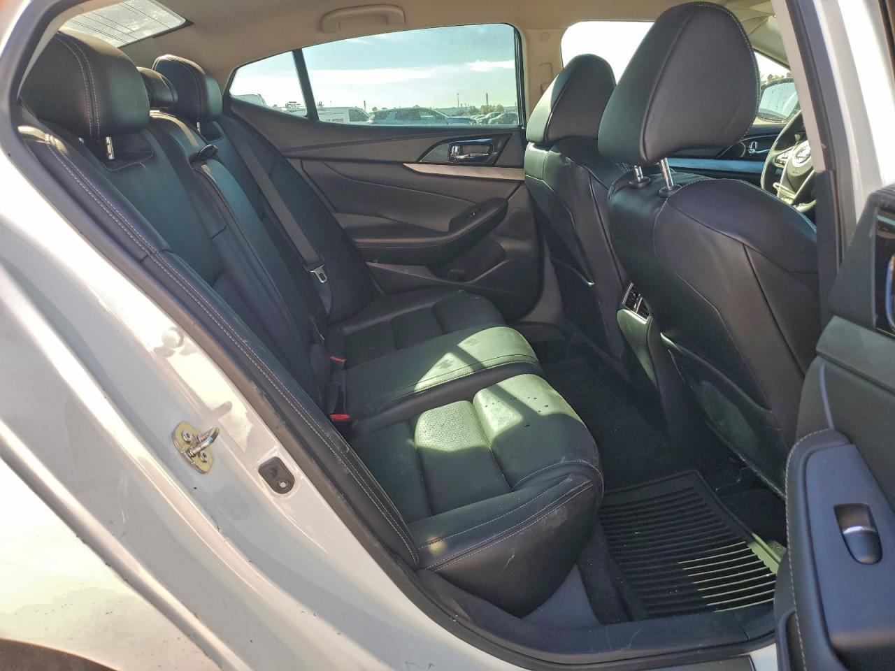 2016 NISSAN Maxima