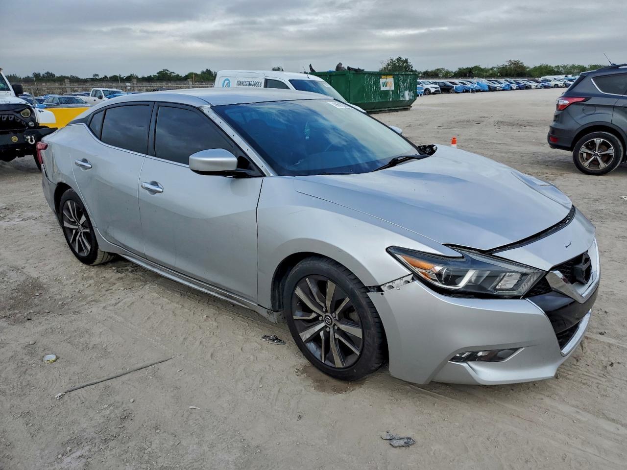 2017 NISSAN Maxima