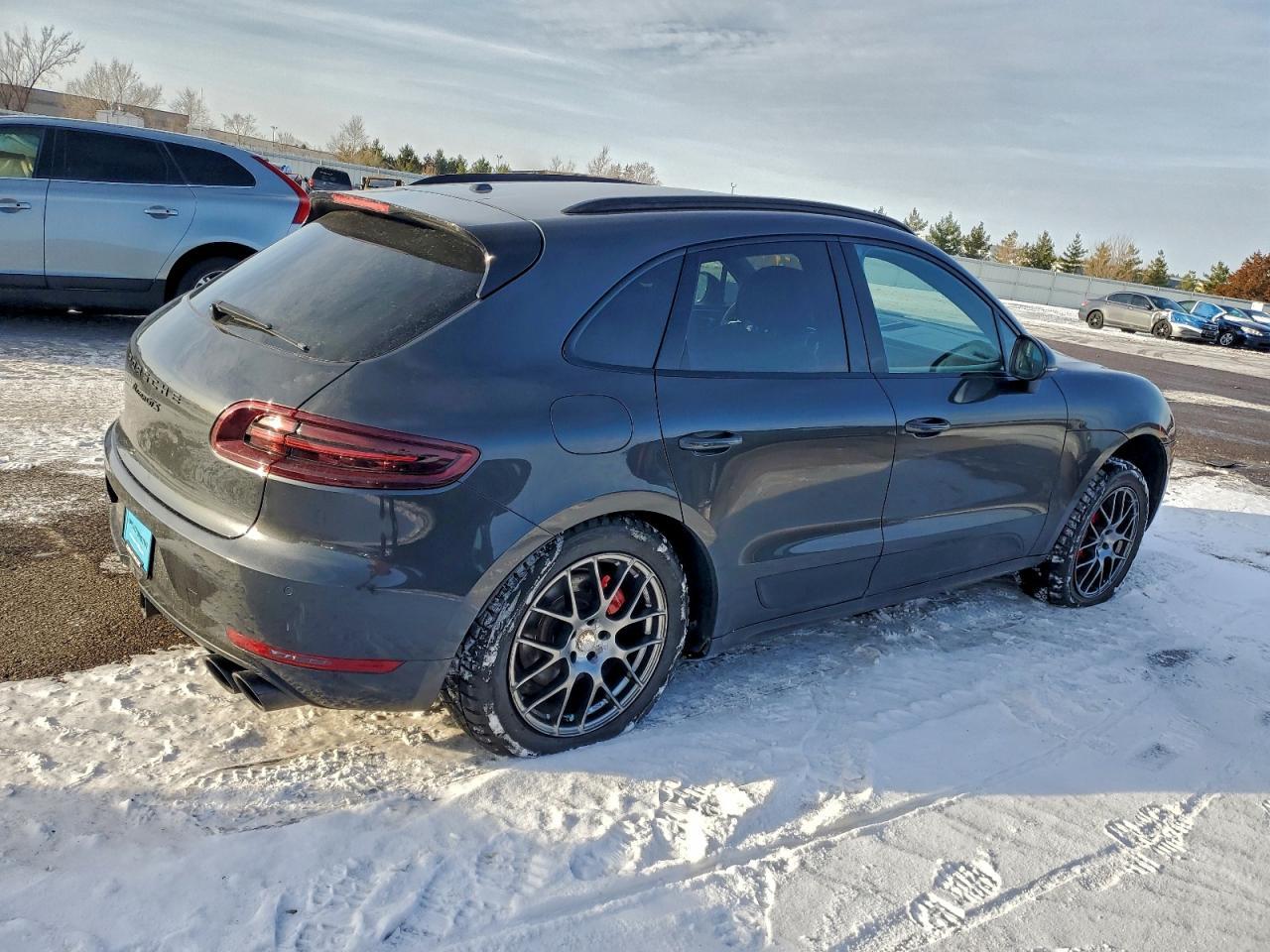 2017 PORSCHE Macan
