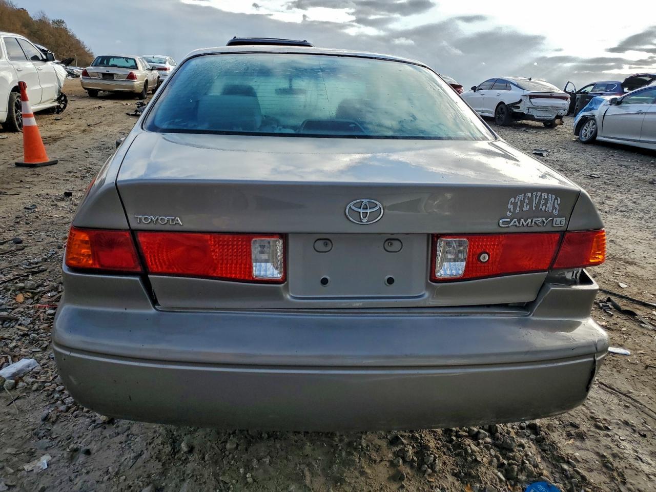 2001 TOYOTA CAMRY