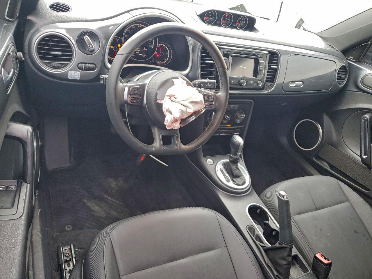 2015 VOLKSWAGEN Beetle