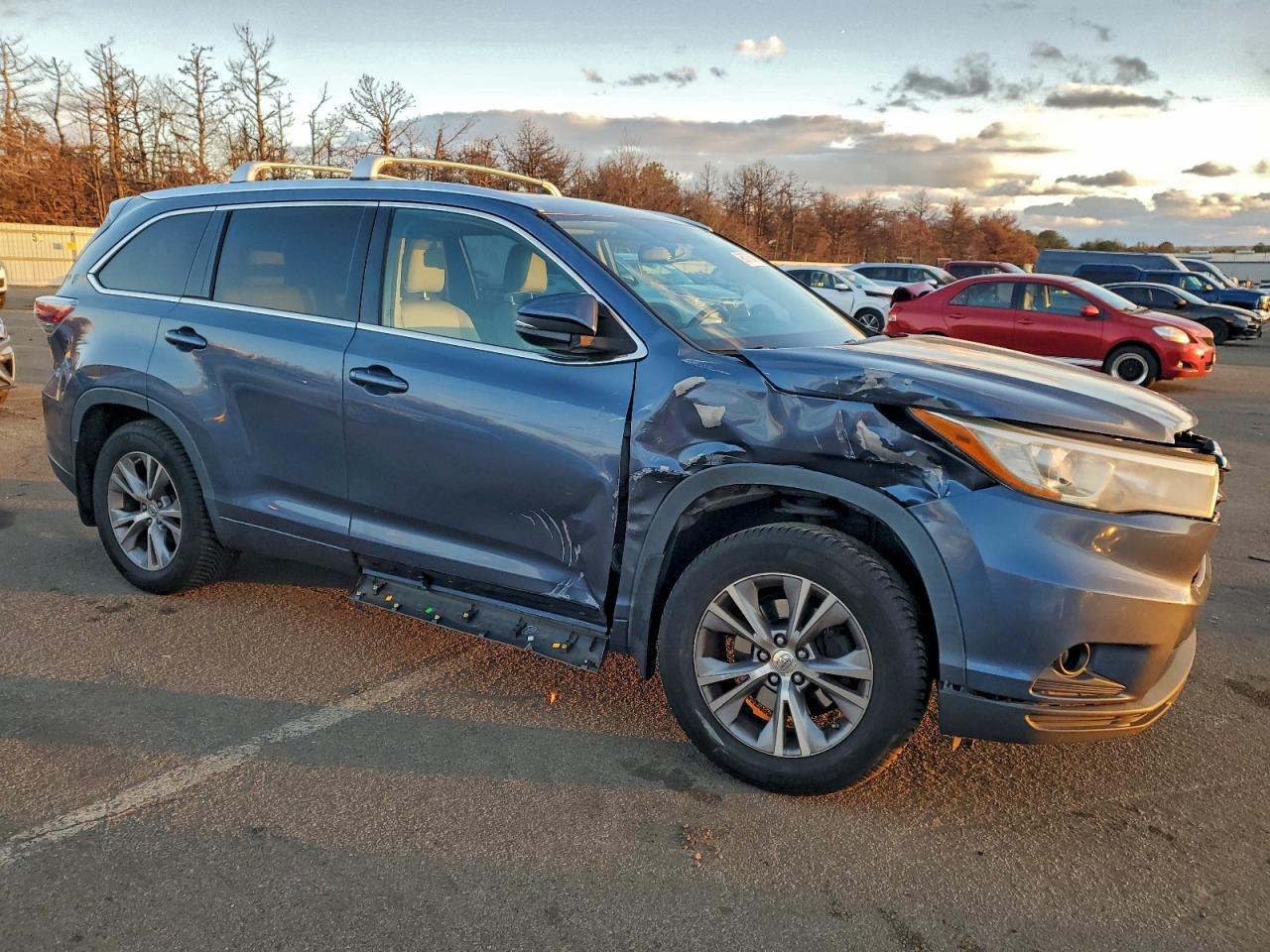 2015 TOYOTA HIGHLANDER