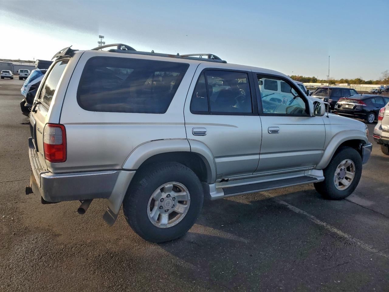2000 TOYOTA 4Runner