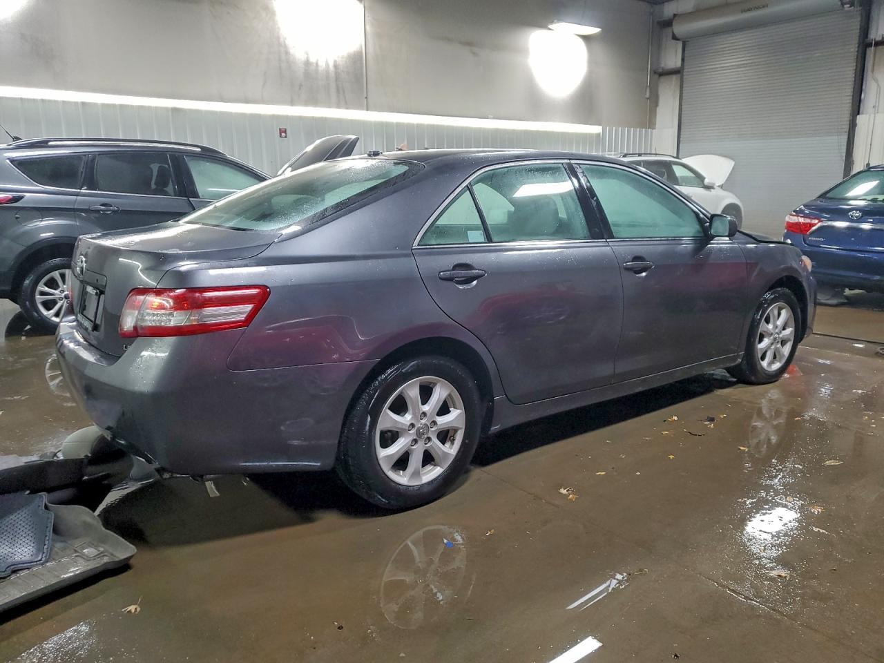 2011 TOYOTA CAMRY
