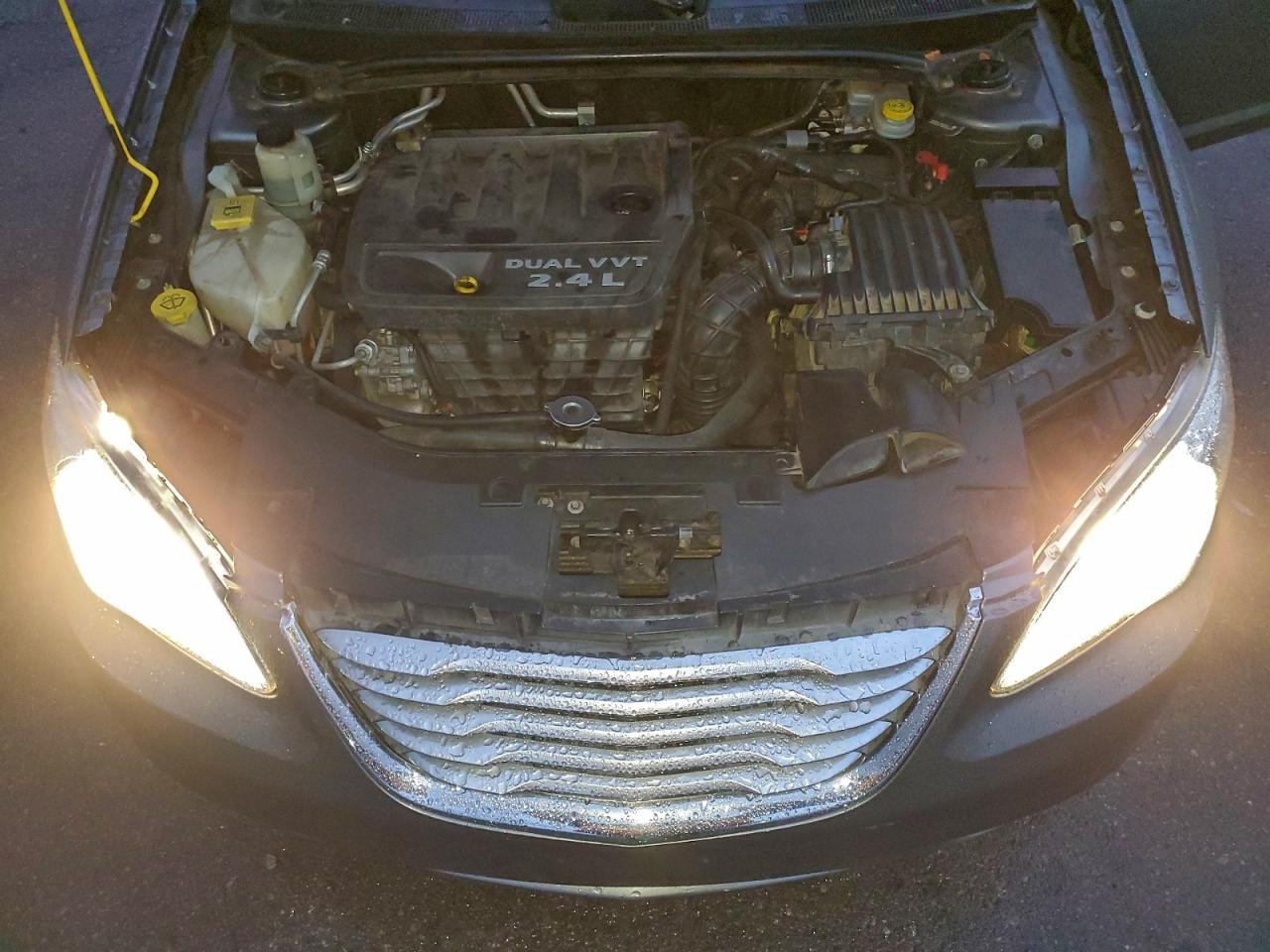 2013 CHRYSLER 200