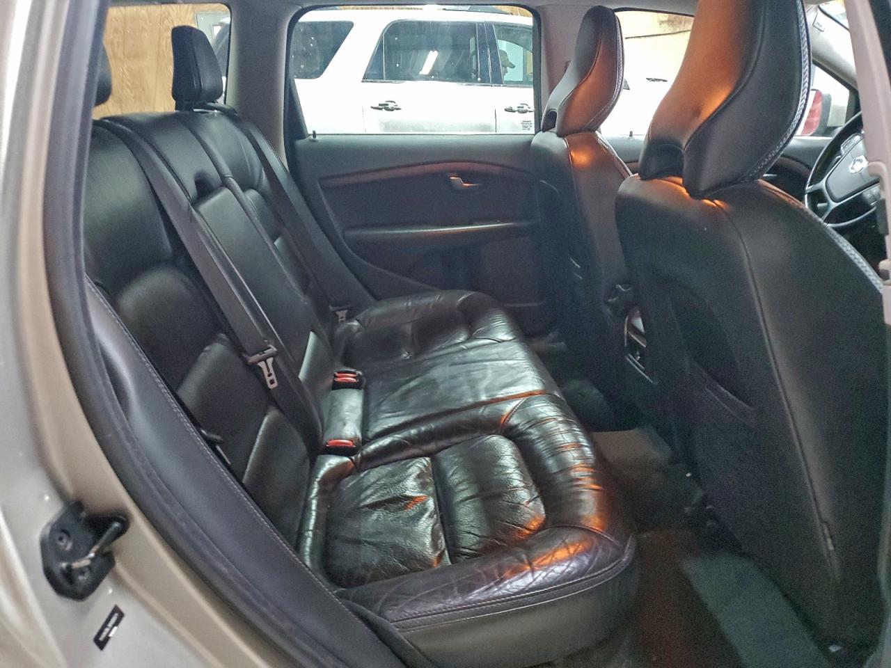 2011 VOLVO XC70