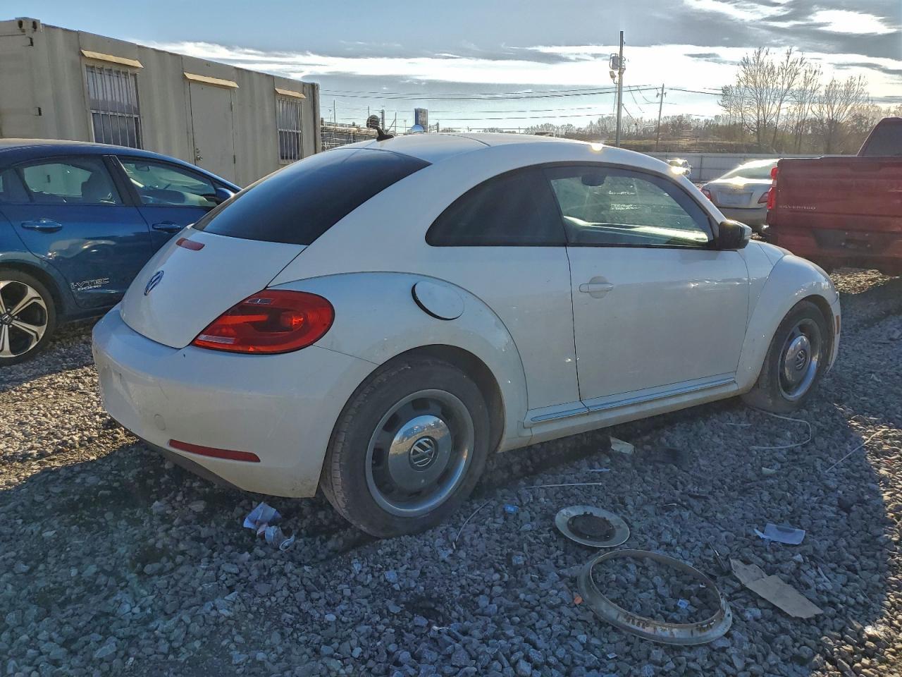2012 VOLKSWAGEN Beetle