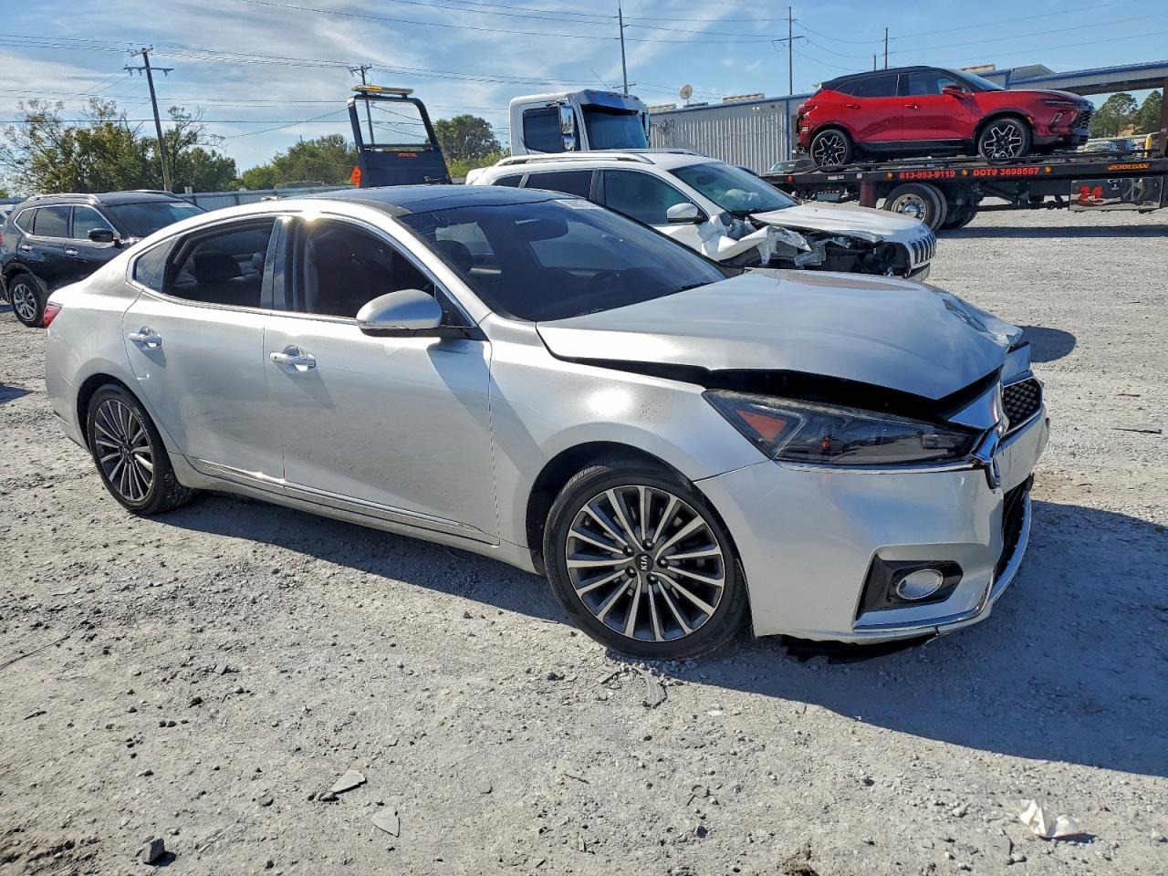 2017 KIA Cadenza