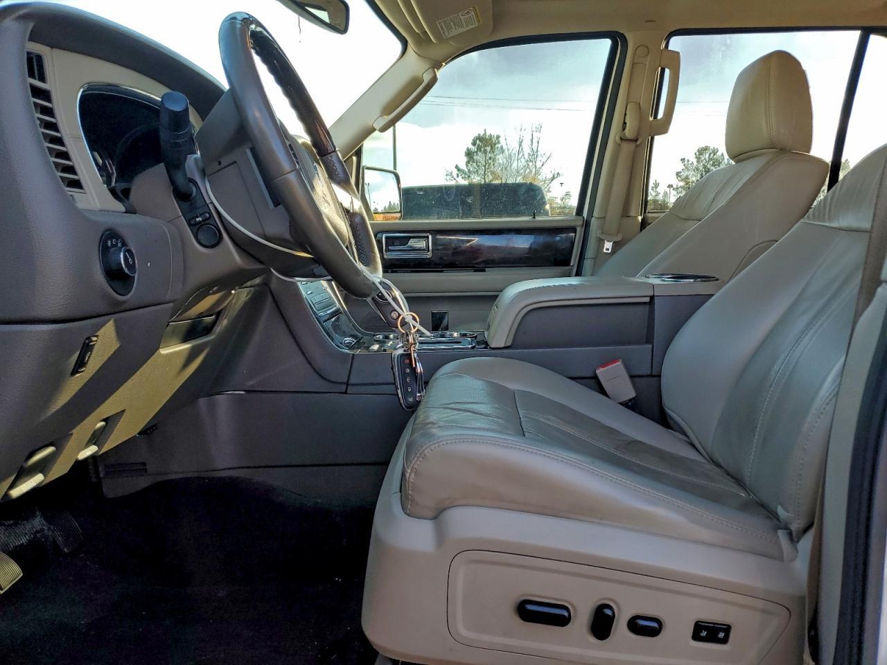 2017 LINCOLN Navigator