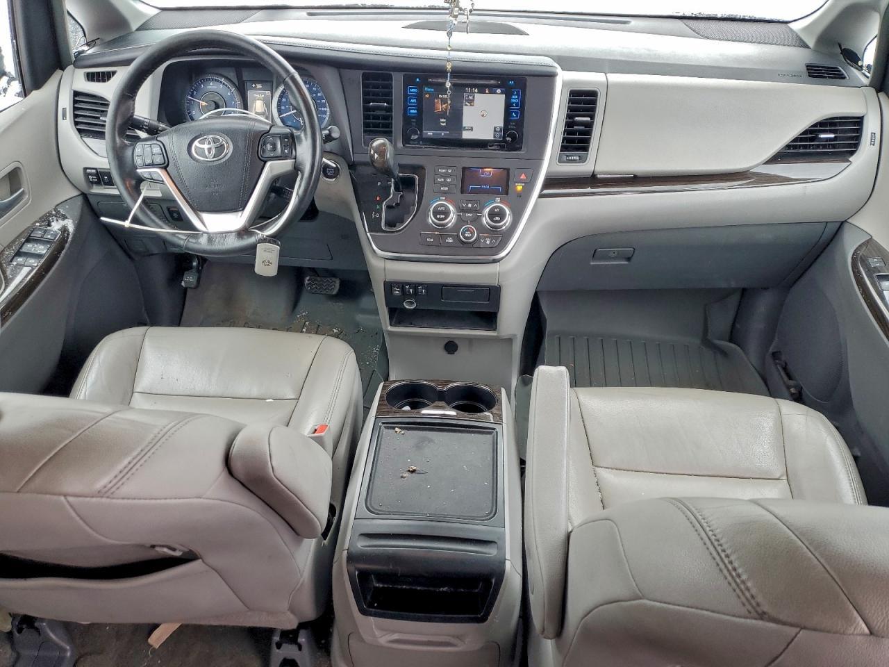 2015 TOYOTA SIENNA