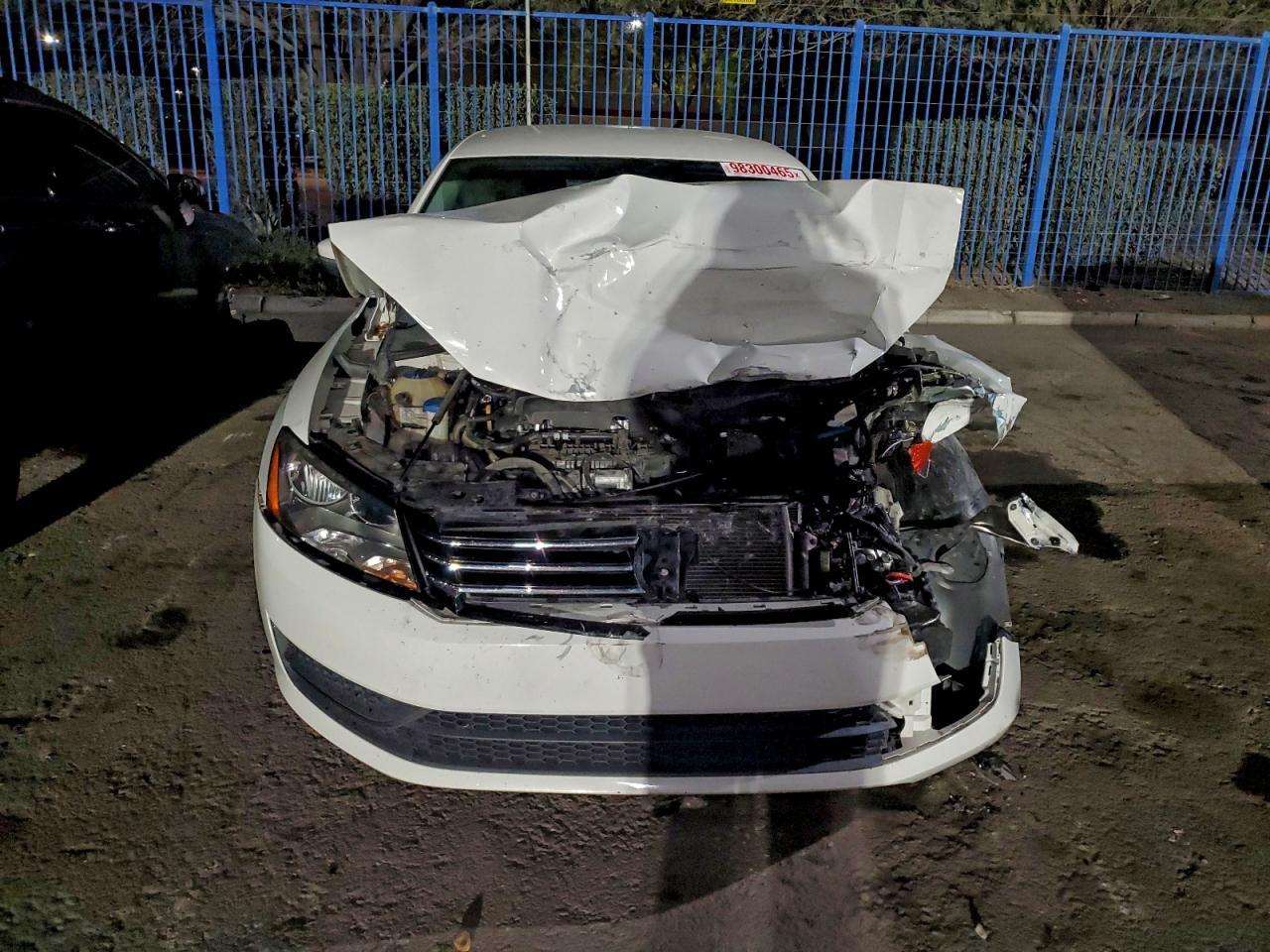 2015 VOLKSWAGEN Passat