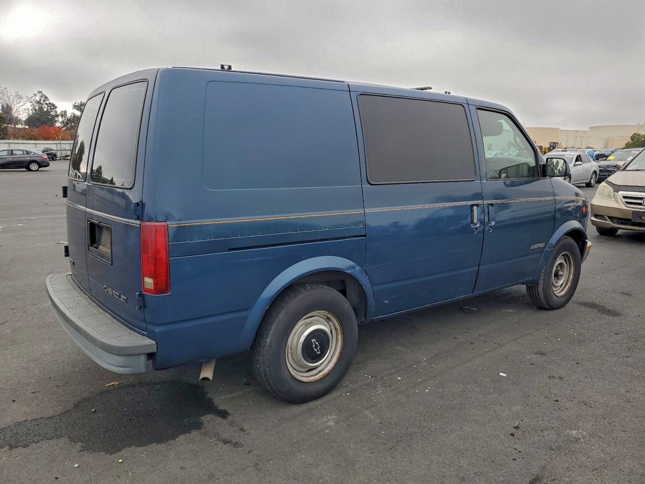 1999 CHEVROLET Astro