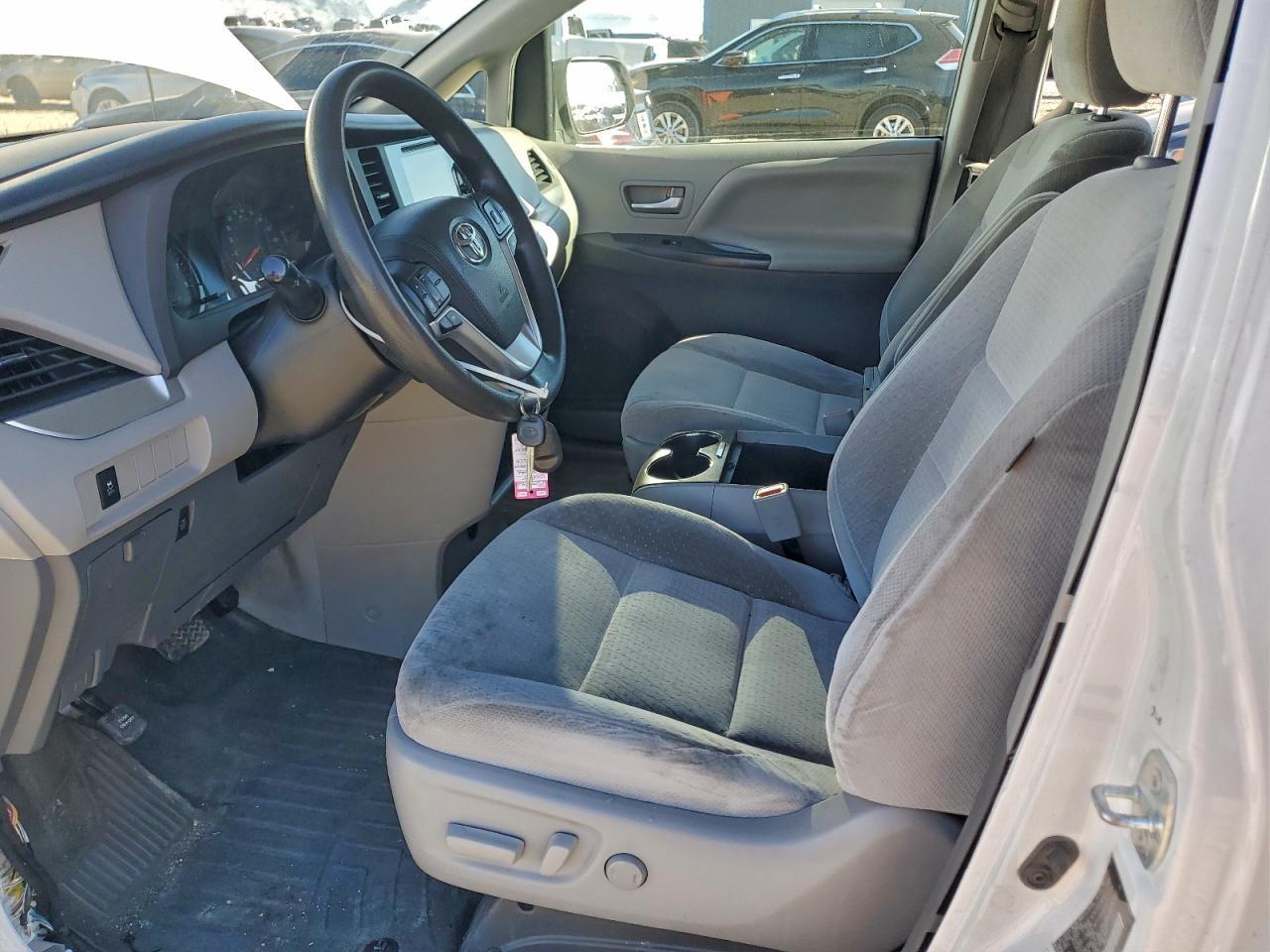 2015 TOYOTA SIENNA