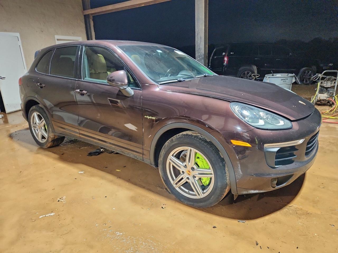 2016 PORSCHE CAYENNE