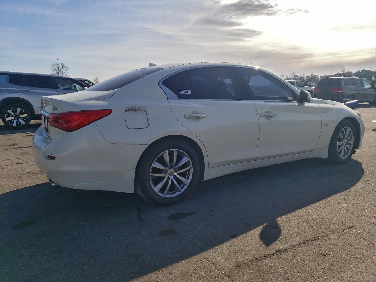 2017 INFINITI Q50