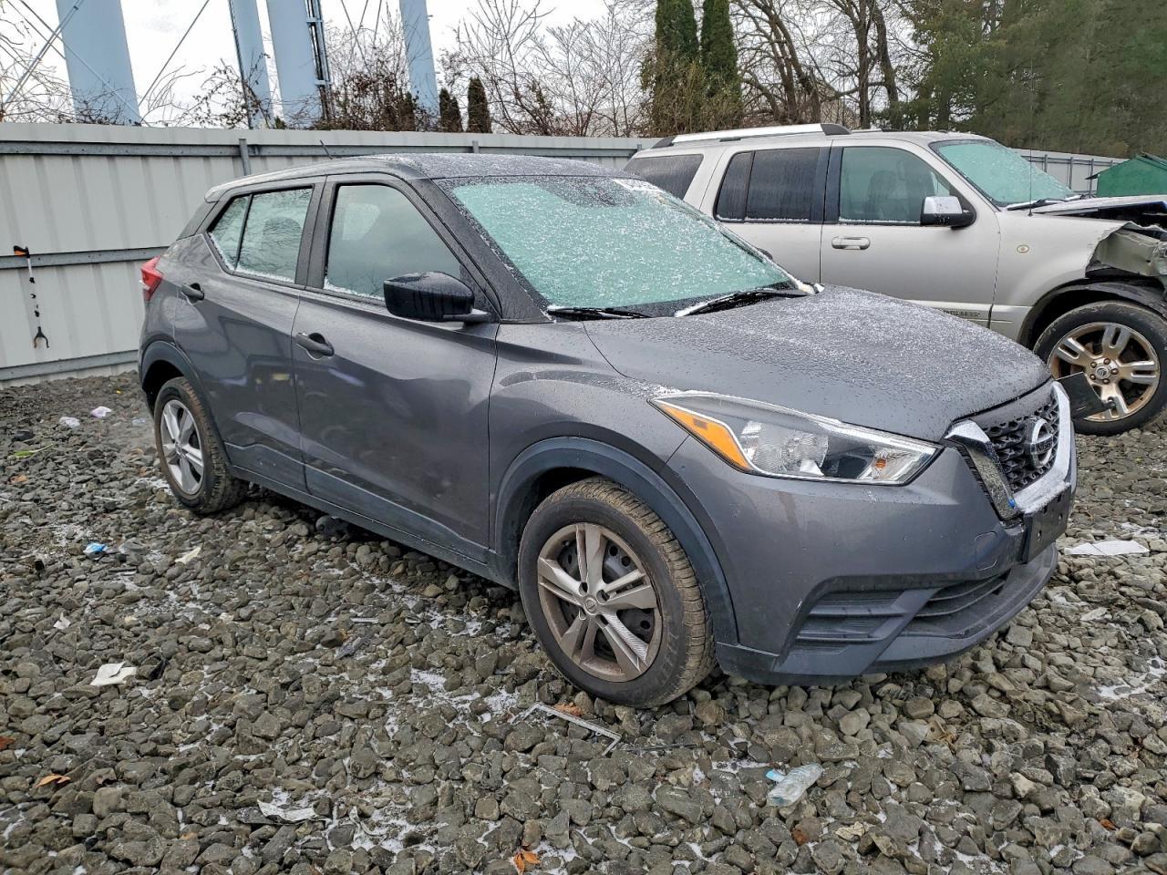 2020 NISSAN KICKS