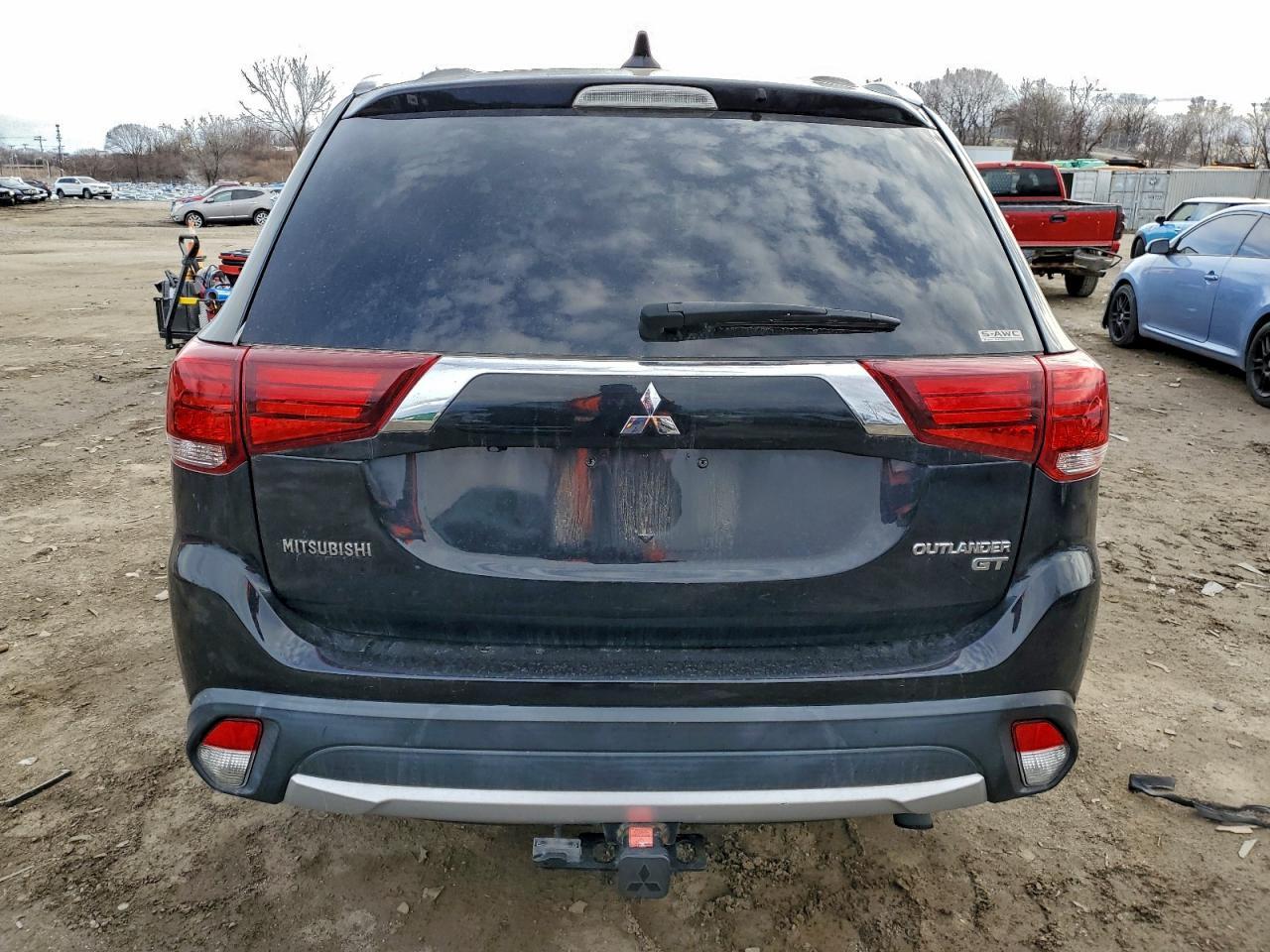 2018 MITSUBISHI outlander