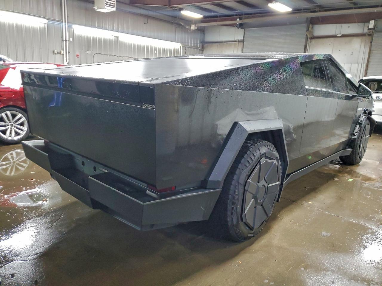2024 TESLA Cybertruck