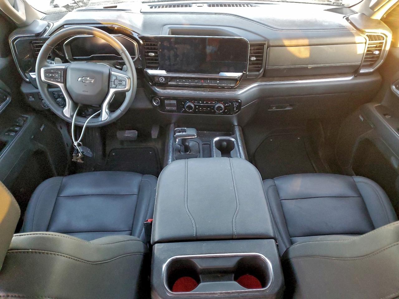 2024 CHEVROLET Silverado