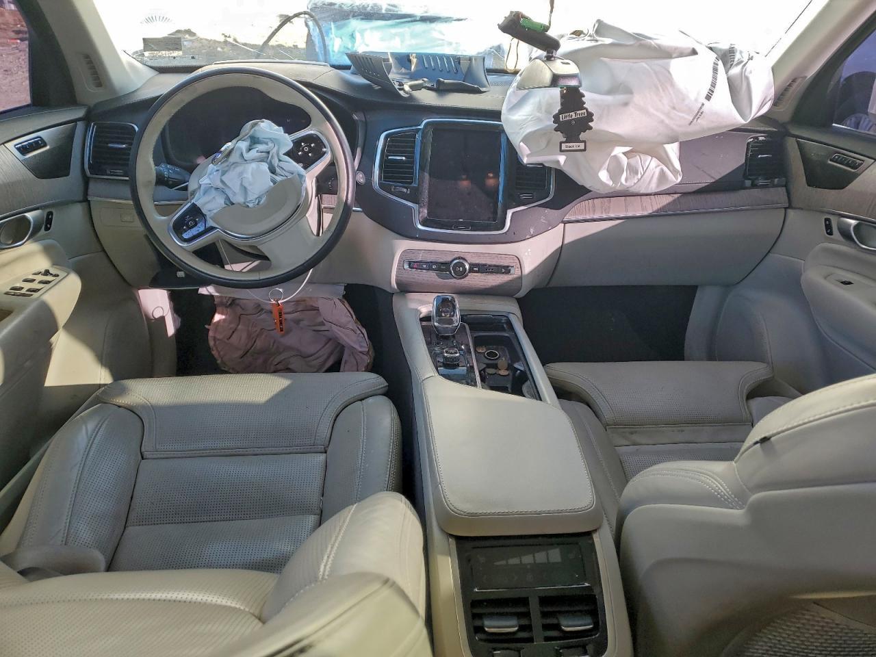2023 VOLVO XC90
