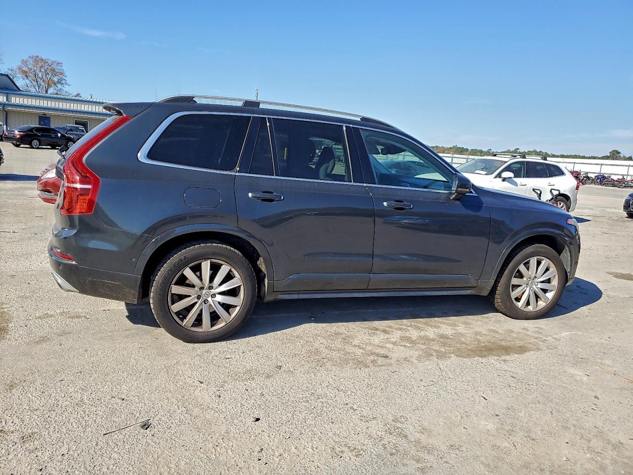 2016 VOLVO XC90