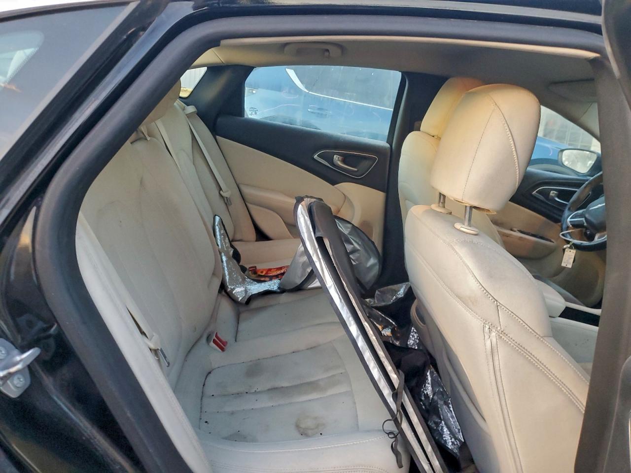 2015 CHRYSLER 200