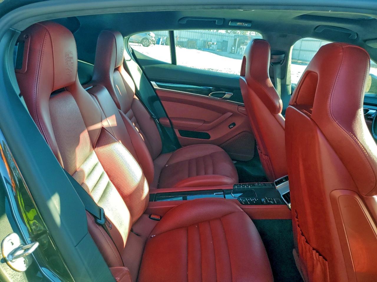 2014 PORSCHE Panamera