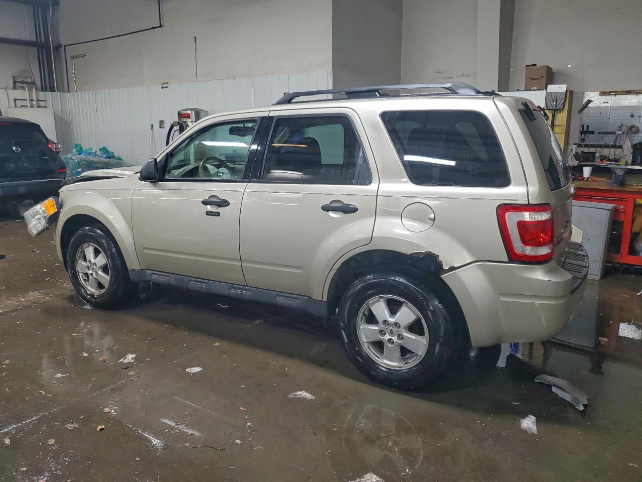 2010 FORD ESCAPE