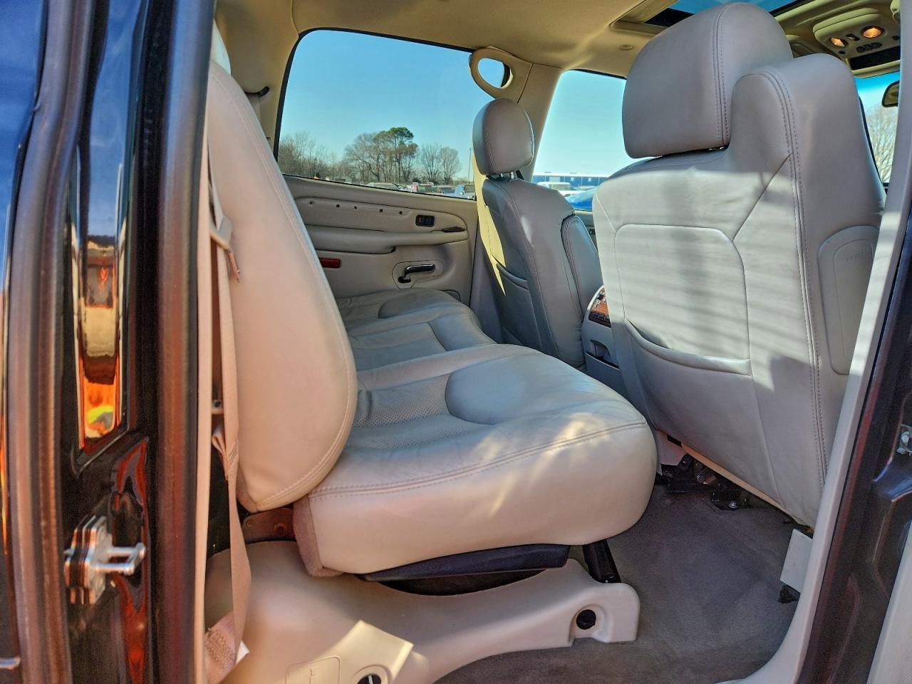 2004 CADILLAC Escalade EXT