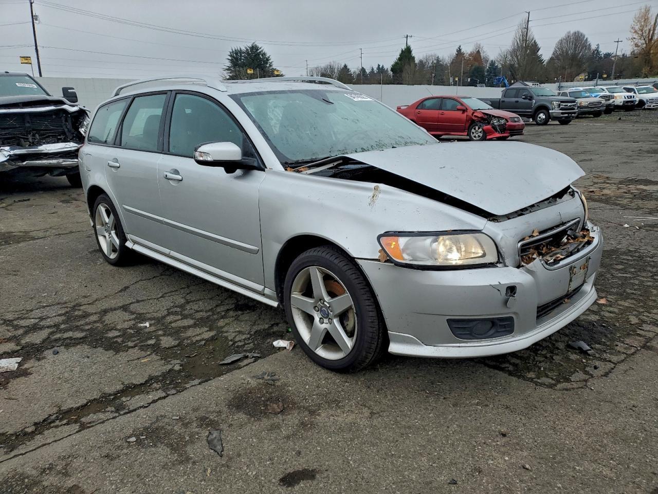 2009 VOLVO V50