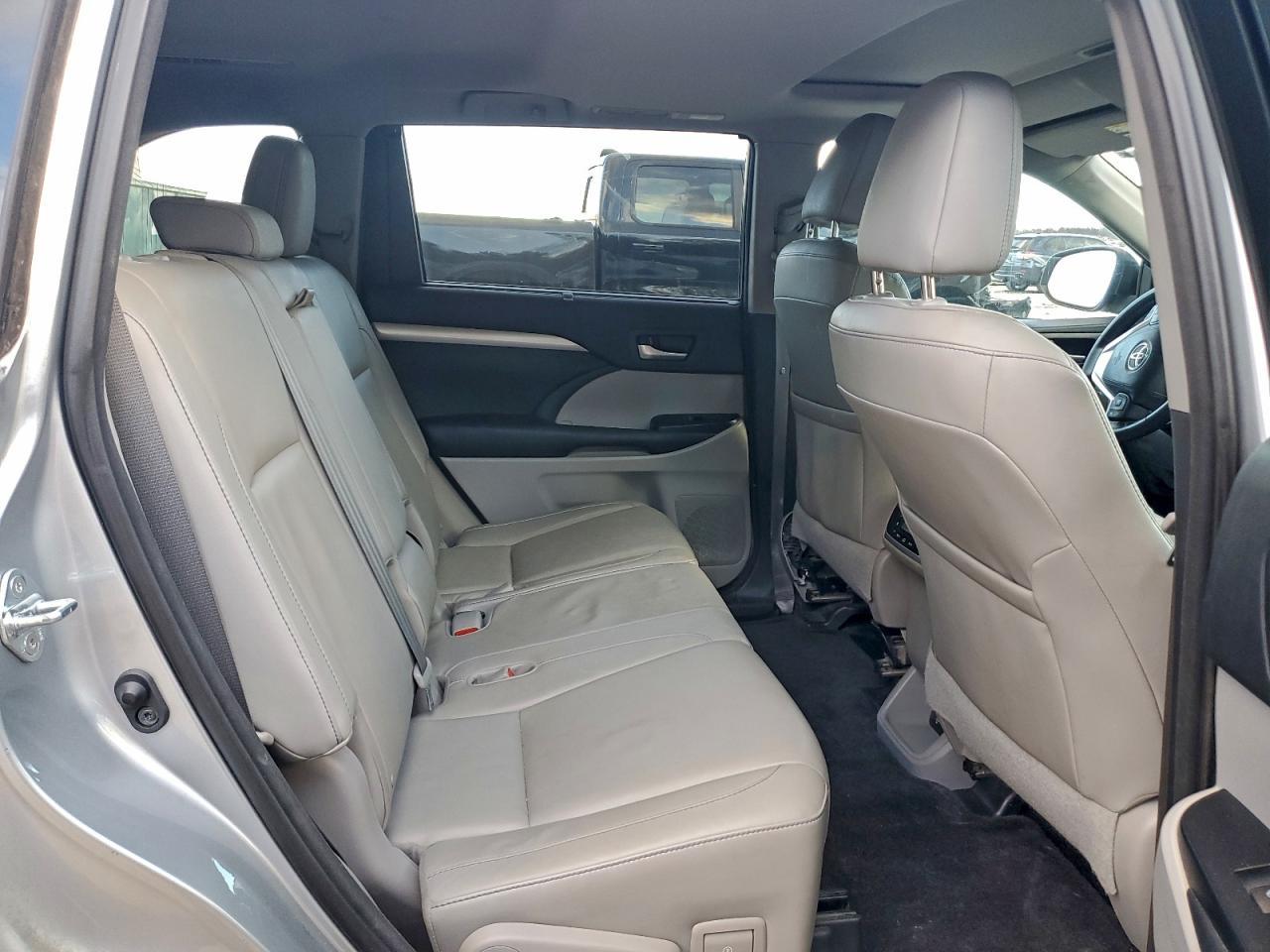 2015 TOYOTA HIGHLANDER