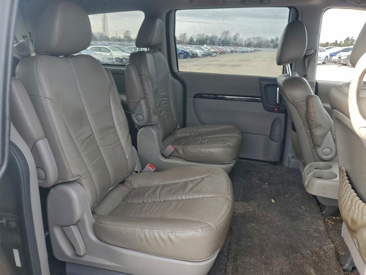 2014 KIA SEDONA