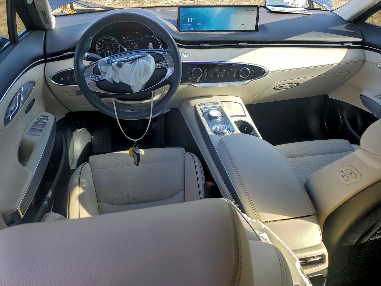 2025 GENESIS GV70