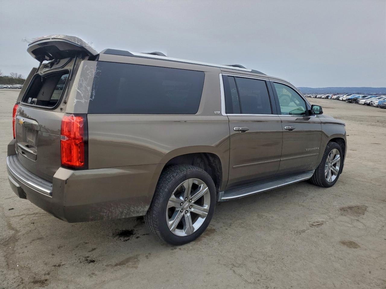 2016 CHEVROLET Suburban