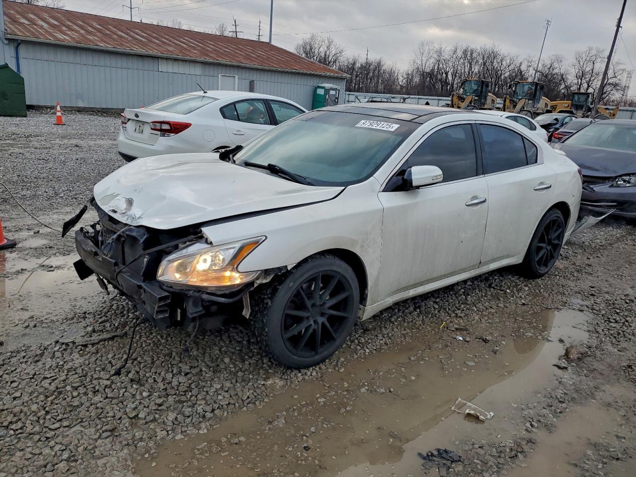 2010 NISSAN Maxima
