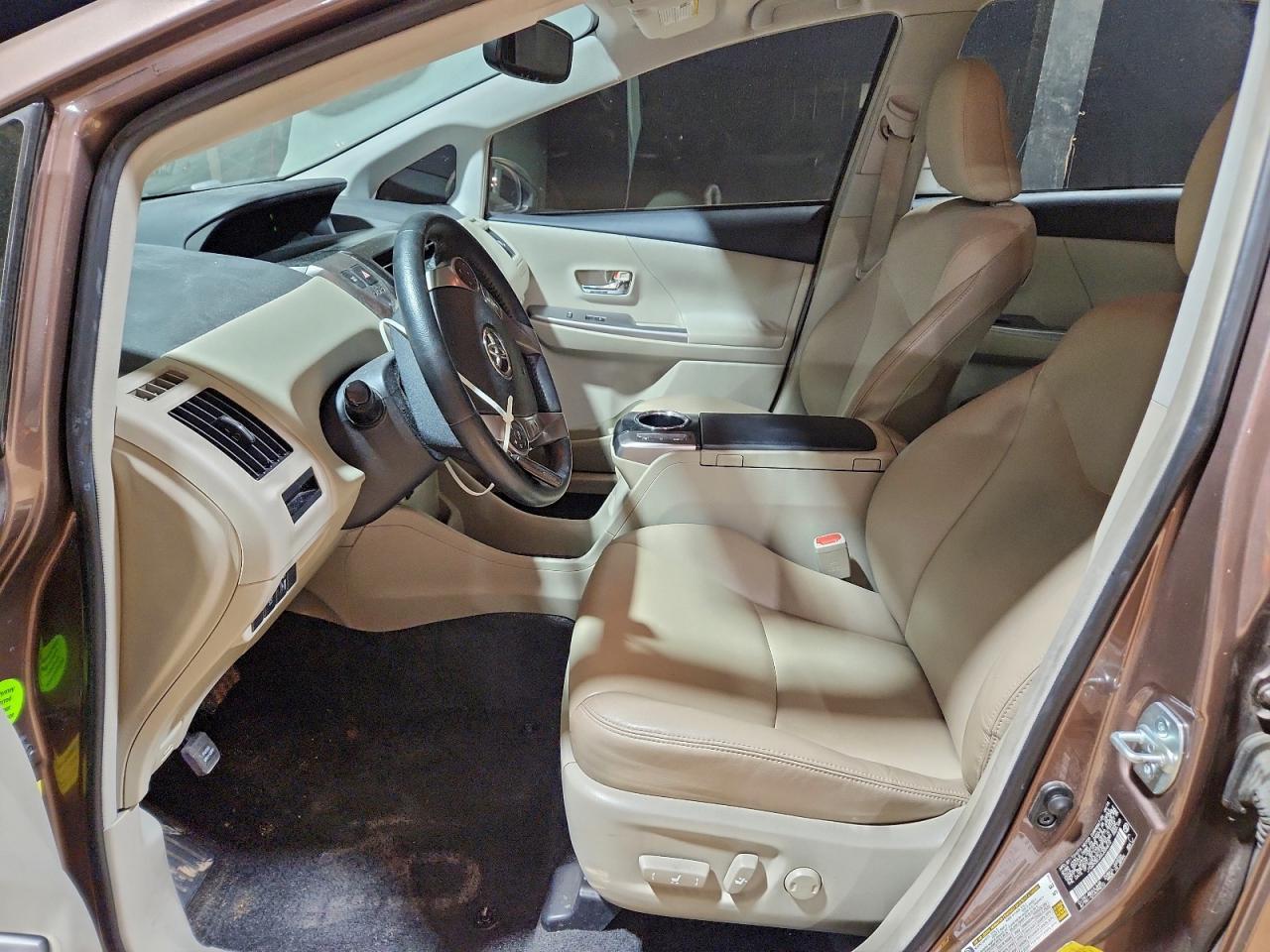 2016 TOYOTA PRIUS V