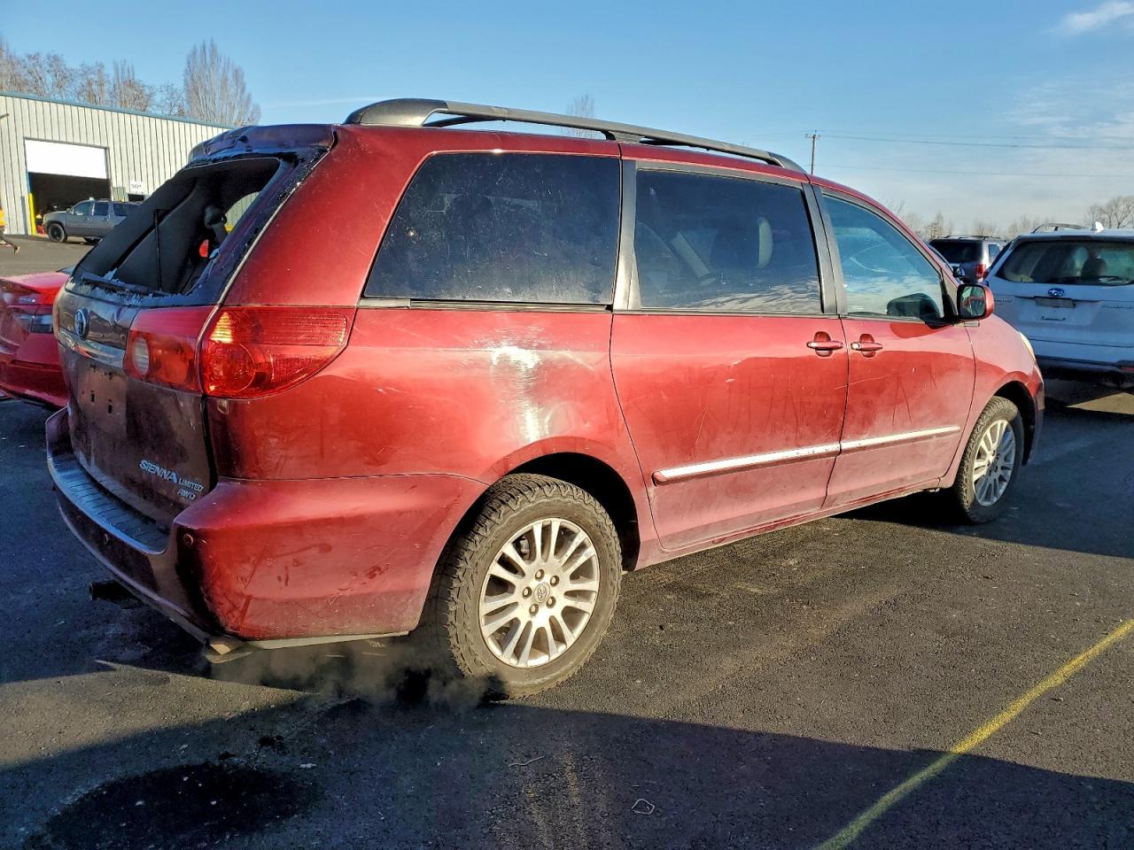 2010 TOYOTA SIENNA