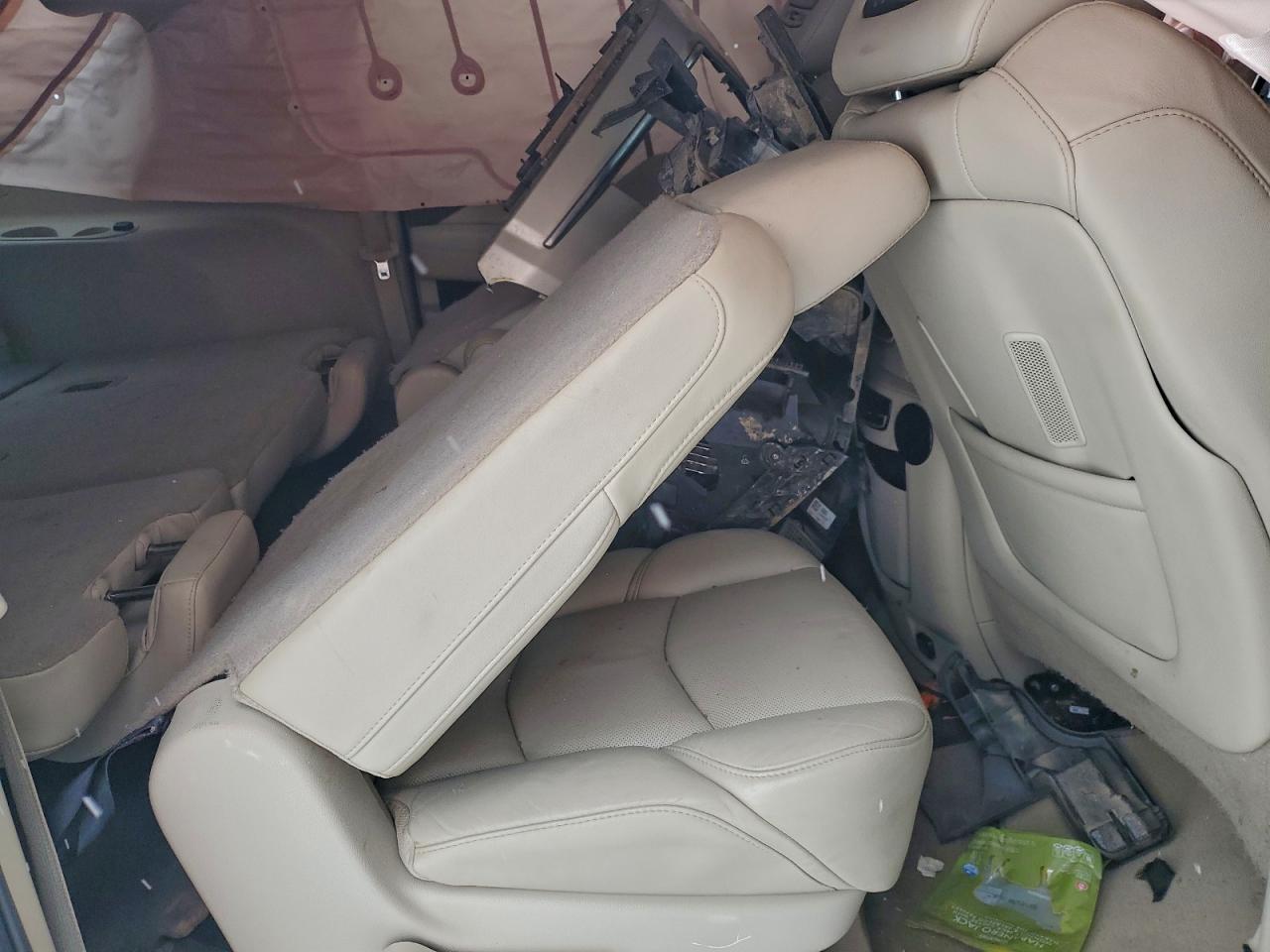 2017 CADILLAC Escalade ESV