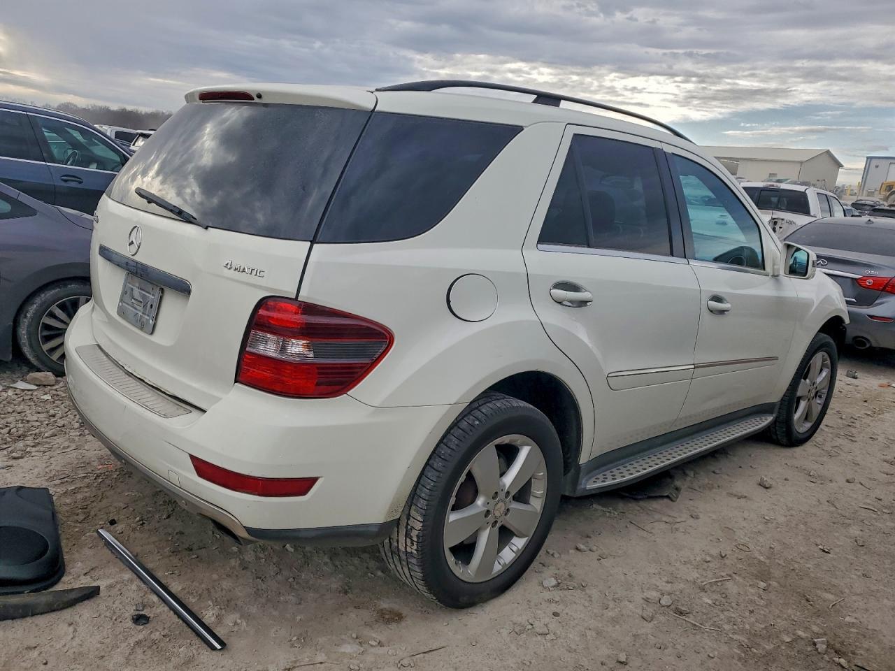 2011 MERCEDES-BENZ ML-Class
