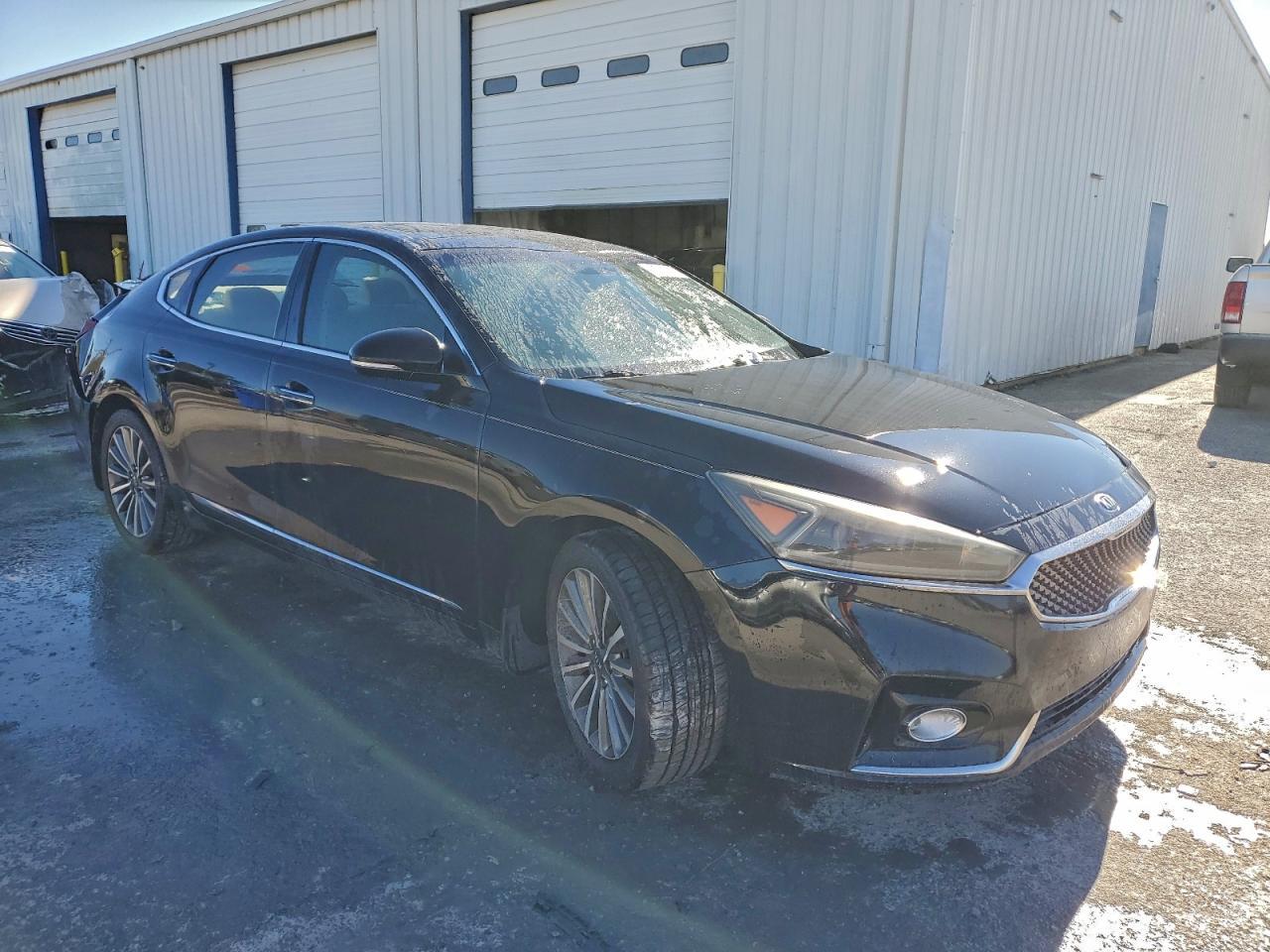 2017 KIA Cadenza