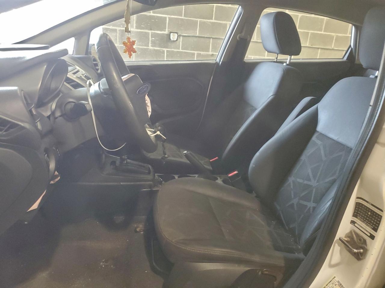 2012 FORD Fiesta