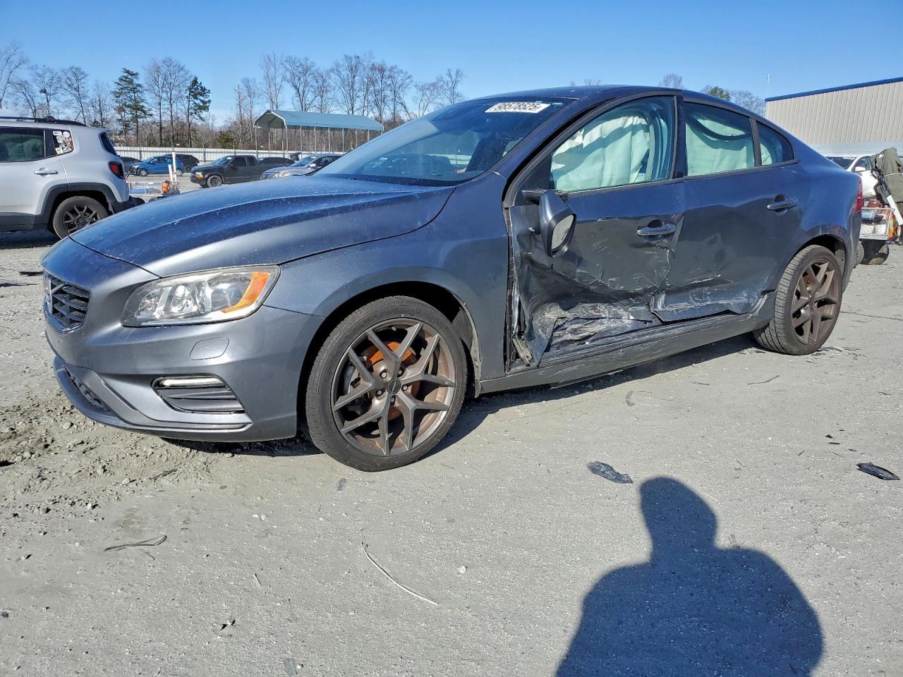 2018 VOLVO S60