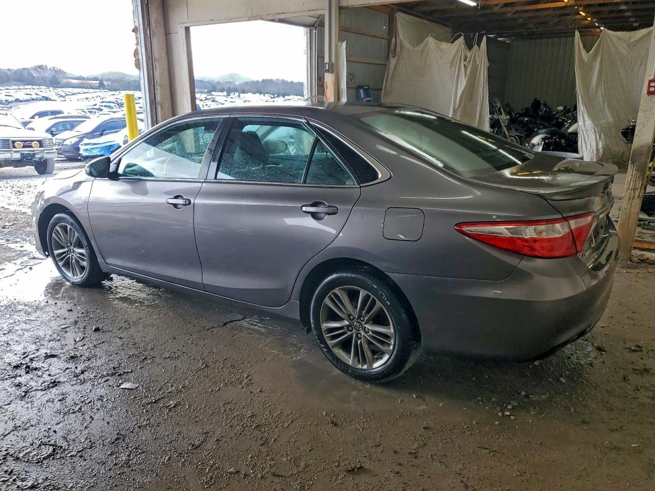 2016 TOYOTA CAMRY