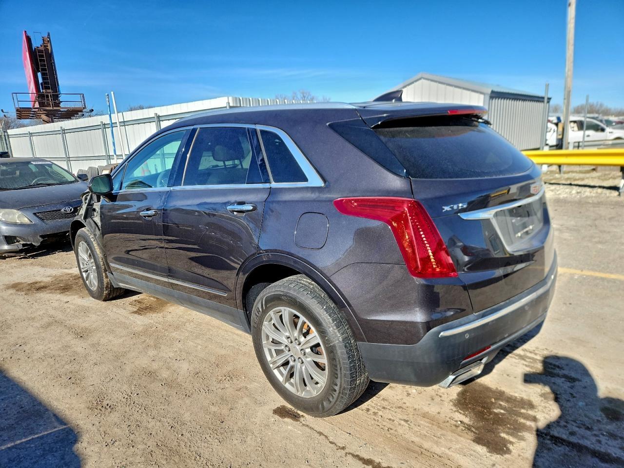 2017 CADILLAC XT5