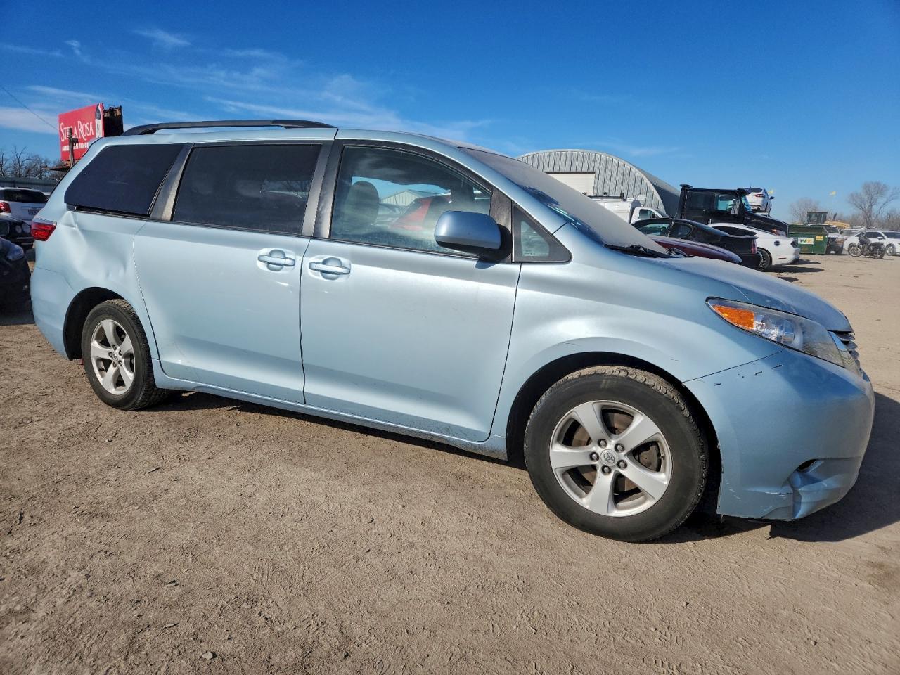 2017 TOYOTA SIENNA
