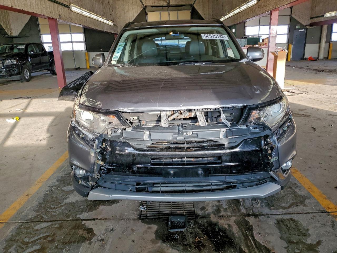 2016 MITSUBISHI outlander