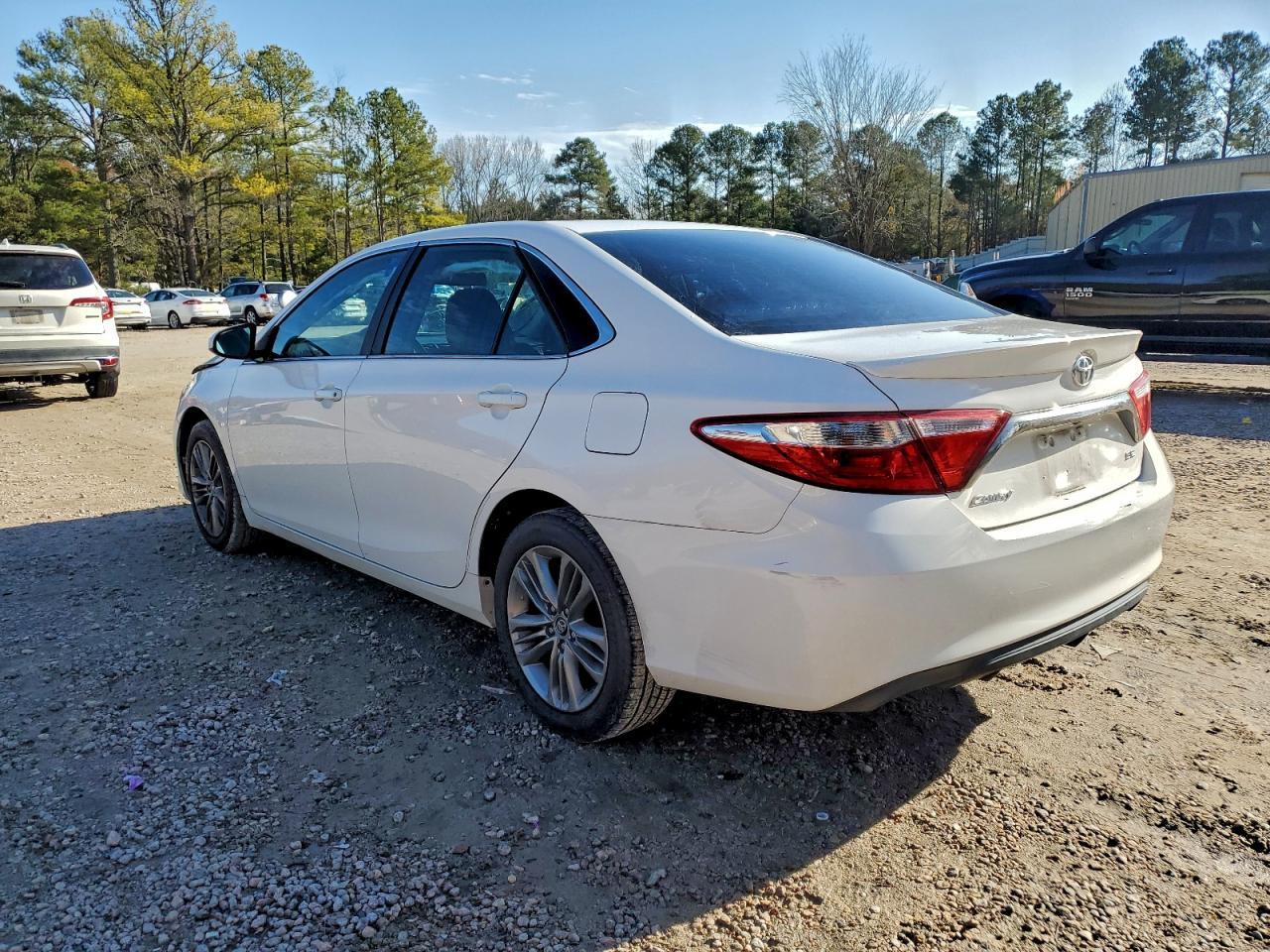 2016 TOYOTA CAMRY