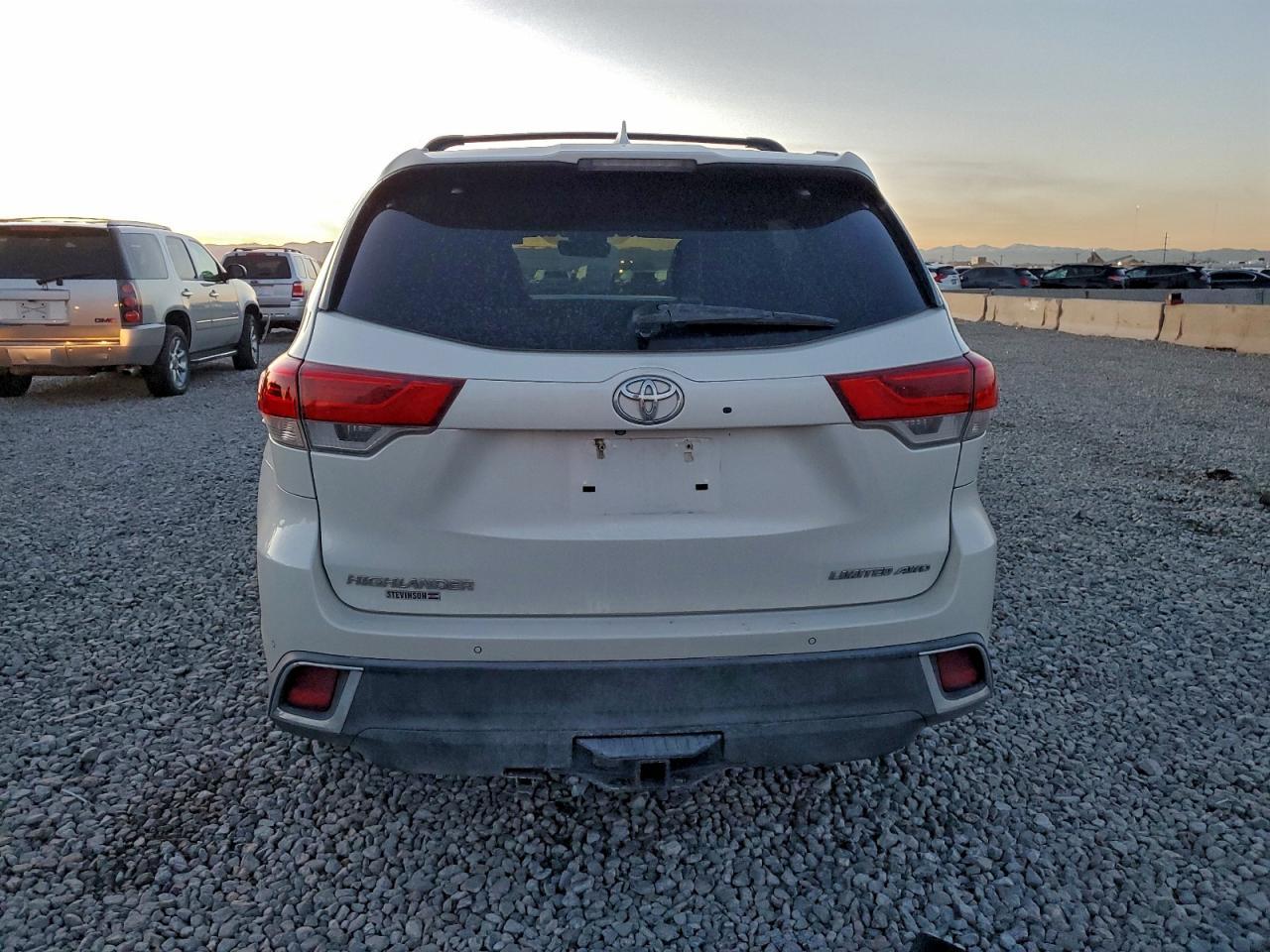 2017 TOYOTA HIGHLANDER